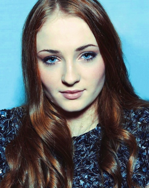 پرونده:Sophie-turner.jpeg